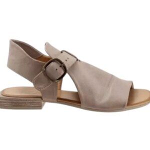 Bueno cream ava buckle sandals size EU36